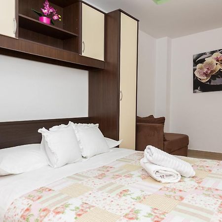 Apartments Villa Vujcic Макарска Екстериор снимка