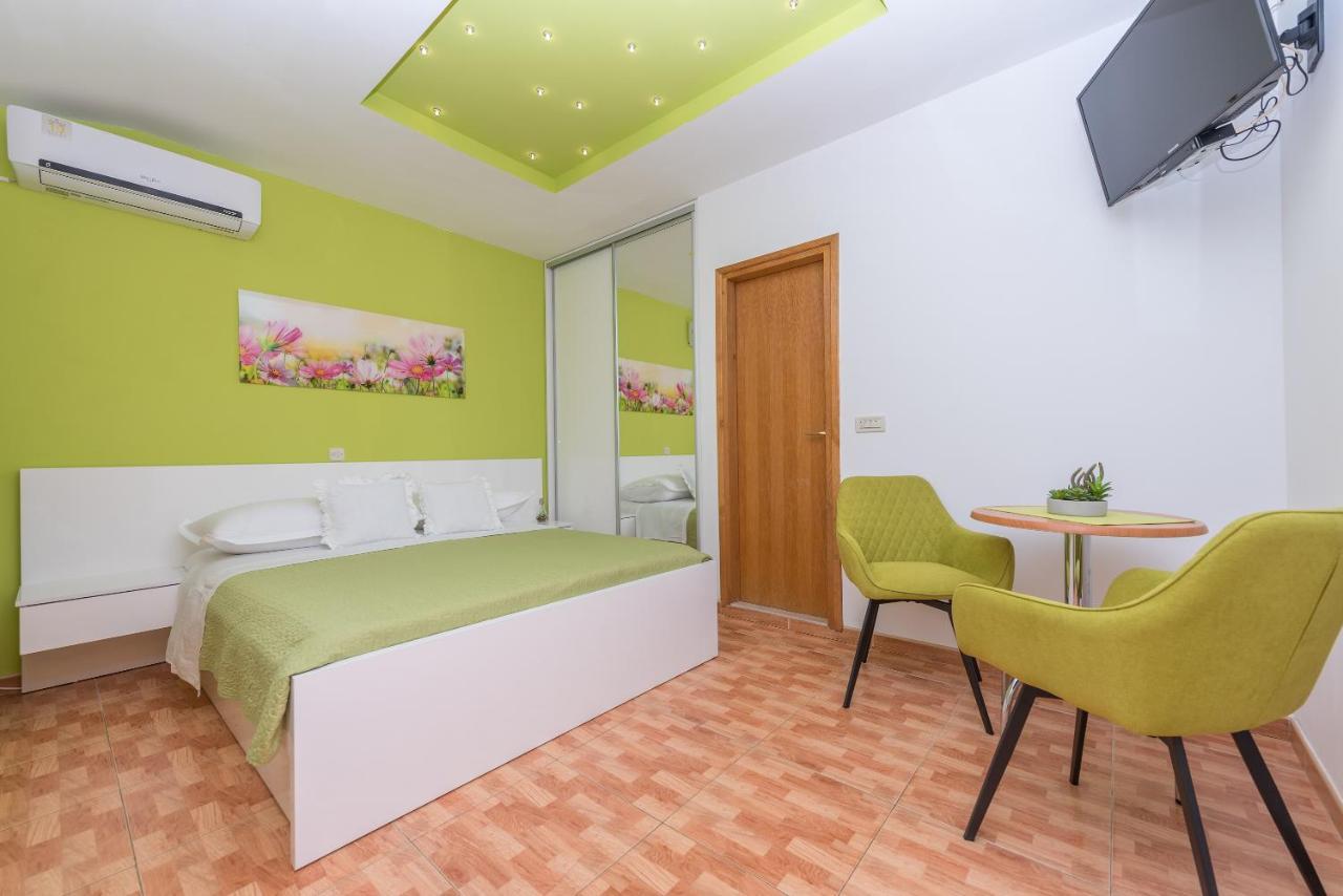 Apartments Villa Vujcic Макарска Екстериор снимка