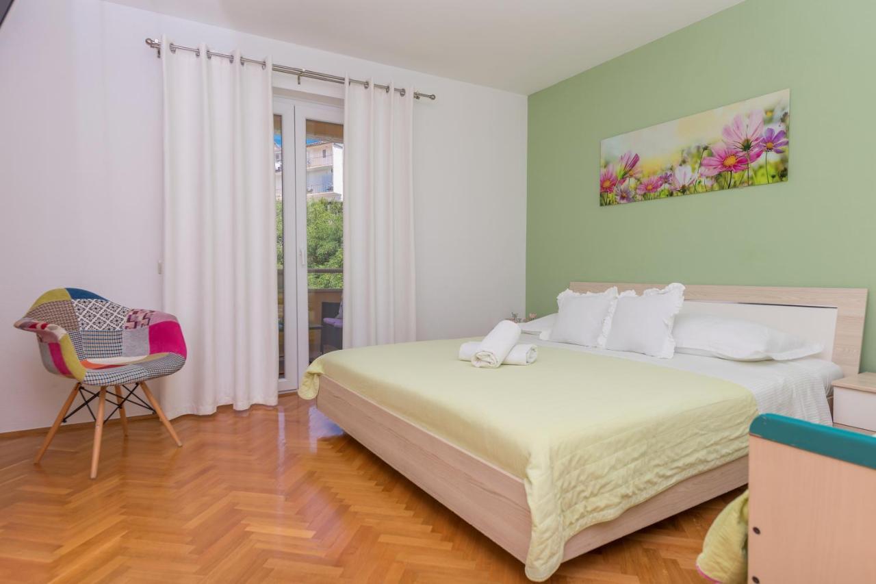 Apartments Villa Vujcic Макарска Екстериор снимка