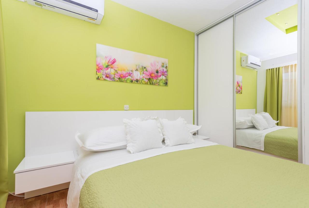 Apartments Villa Vujcic Макарска Екстериор снимка