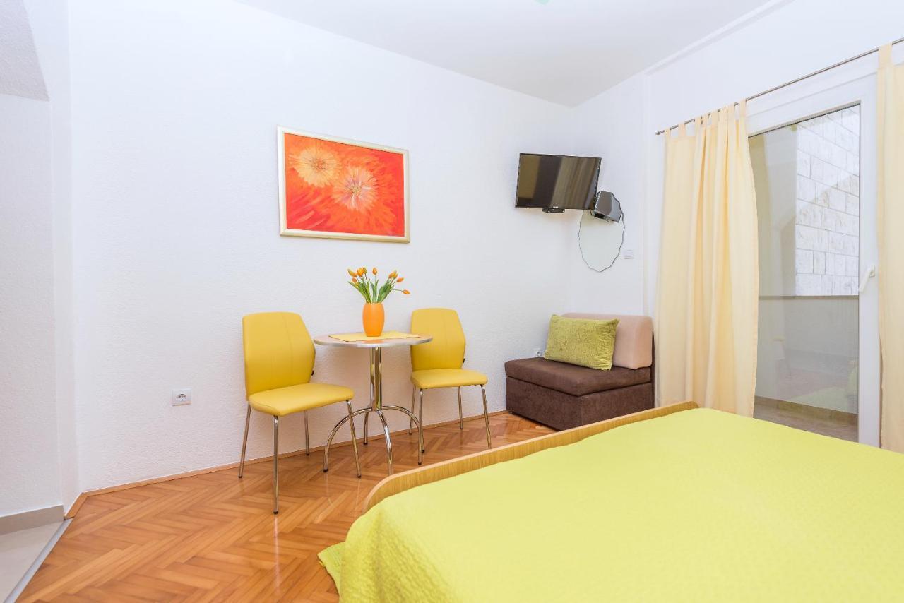Apartments Villa Vujcic Макарска Екстериор снимка