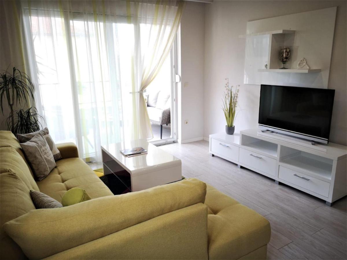 Apartments Villa Vujcic Макарска Екстериор снимка