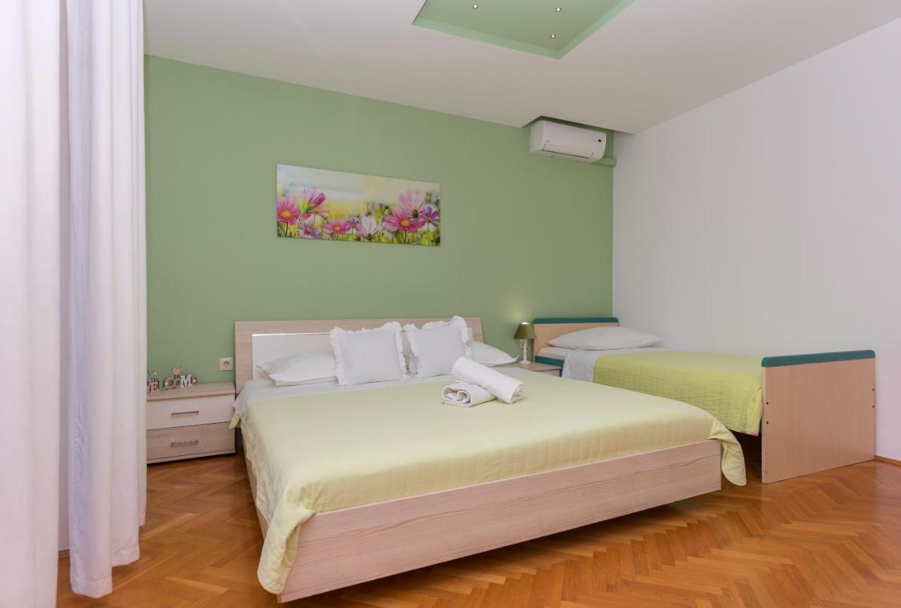Apartments Villa Vujcic Макарска Екстериор снимка