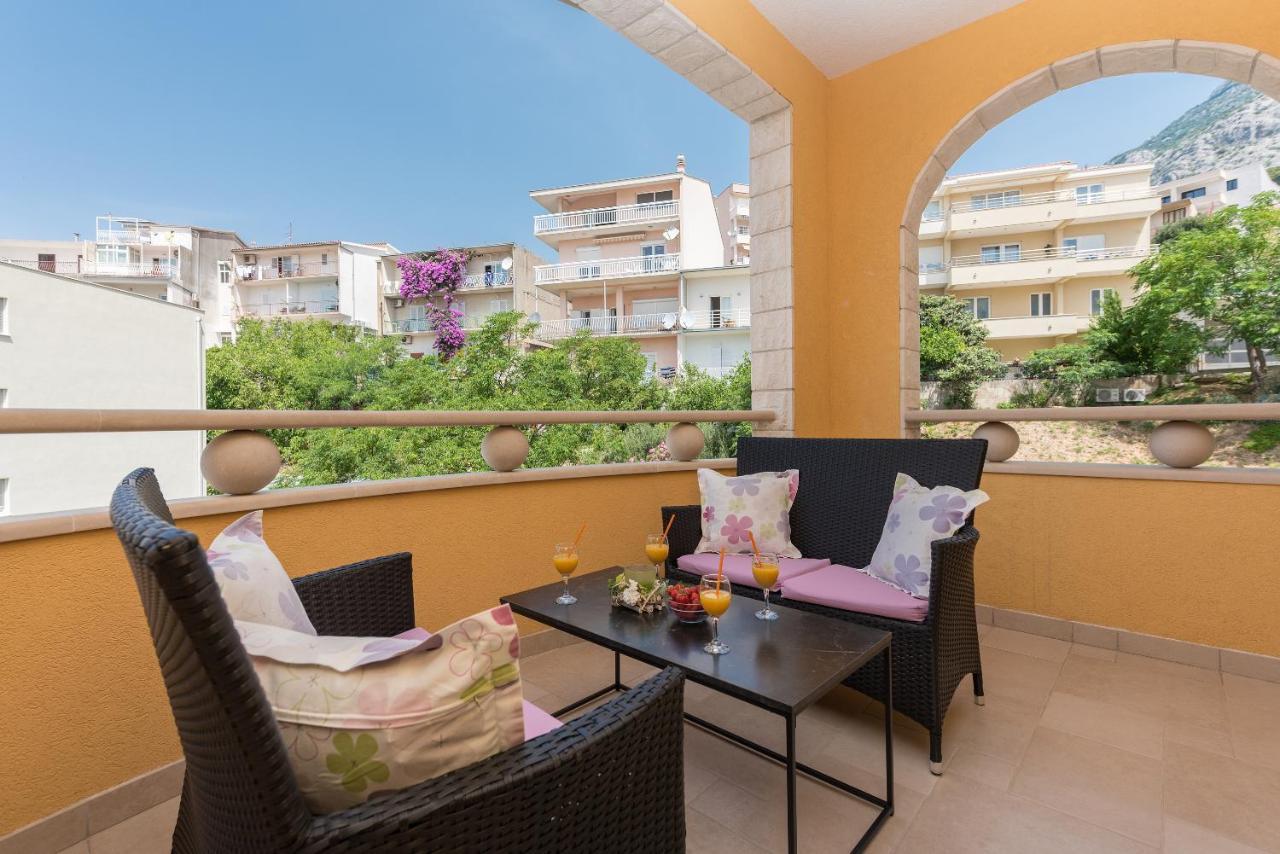 Apartments Villa Vujcic Макарска Екстериор снимка