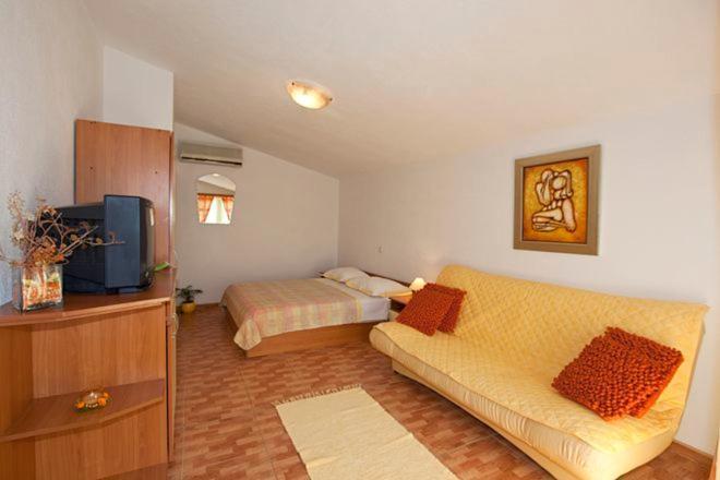 Apartments Villa Vujcic Макарска Екстериор снимка